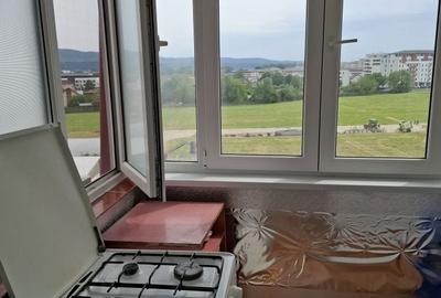 Apartament cu 2 camere semidecomandat în Ostroveni - 2