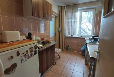 Apartament cu 2 camere semidecomandat în Iancului