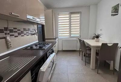 Apartament cu 4 camere decomandat în Central - 3