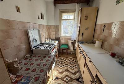 Apartament cu 2 camere semidecomandat în 9 Mai - 6