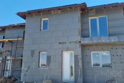 Duplex cu 4 camere cu Teren 250 Mp în Sânpetru - 3