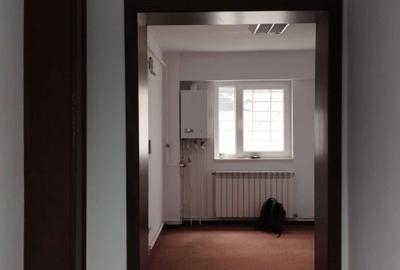 Apartament cu 3 camere decomandat în Exterior Vest - 4