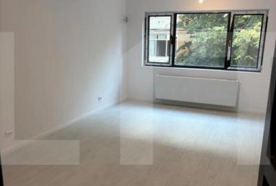 Apartament cu 4 camere decomandat în Crângași - 18