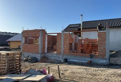 Casă cu 4 camere în Moara - 1