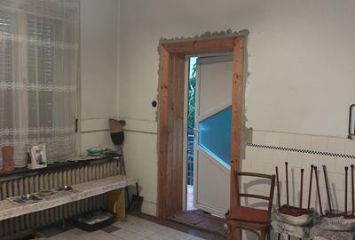 Casa centrala singur in curte - 5