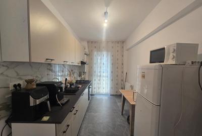 Apartament cu 2 camere decomandat în Metalurgiei