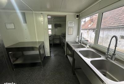 Spațiu comercial, de 25 mp, în Central - 4