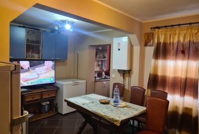 Apartament cu 4 camere în Târgu Bujor - 1