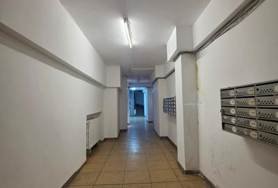 Garsonieră semidecomandată în P-ța Universității - 17