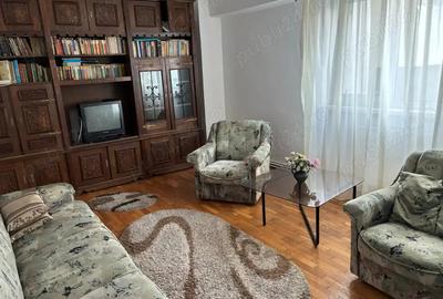 Inchiriez apartament 3 camere Piata Mare a Moldovei - 2