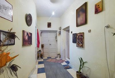 Casă cu 5 camere în Central - 1