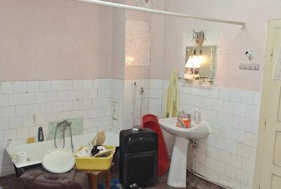 Casă cu 3 camere cu Teren 110 Mp în Central - 2