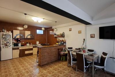 Casă cu 5 camere cu Teren 157 Mp în Central - 3