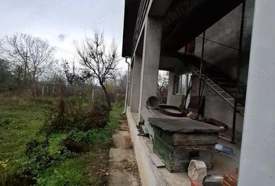 De vanzare-Casa P+M ?i 565 m teren in Mun. Rm Valcea, cartier Goranu, Calea Bucure?ti 127 A - 12