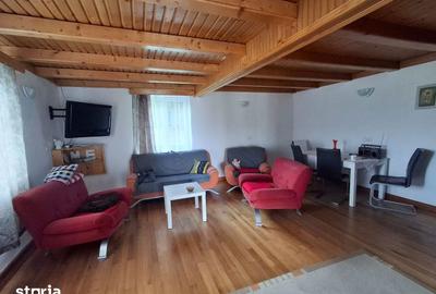 Casă cu 4 camere cu Teren 900 Mp în Central