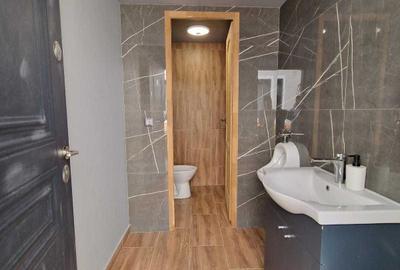 Spațiu comercial, de 135 mp, în Central - 6