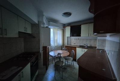 Apartament cu 3 camere decomandat în 13 Septembrie - 7