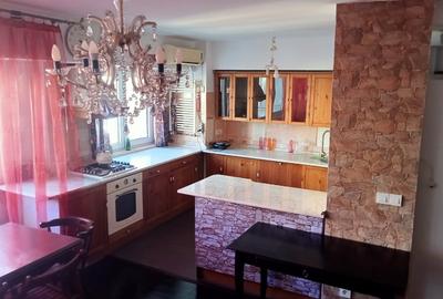 Apartament cu 4 camere decomandat, mobilat în Tei - 1