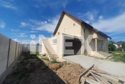 Casa de vanzare in Mosoaia, sat Hin?e?ti 5 camere,