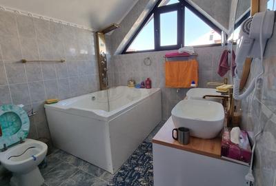 Casă individuală cu 7 camere cu Canalizare în Fundeni - 14