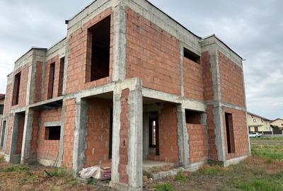 Duplex cu 5 camere cu Canalizare în Dumbrăvița - 3