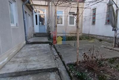 Casă cu 6 camere cu Teren 390 Mp în Central - 15