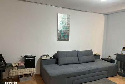 Apartament cu 3 camere decomandat, mobilat în Tractorul - 3