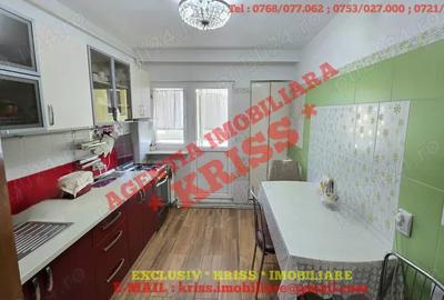 Apartament cu 4 camere decomandat în Central - 8