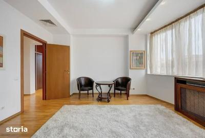 Apartament cu 3 camere, mobilat în Primăverii