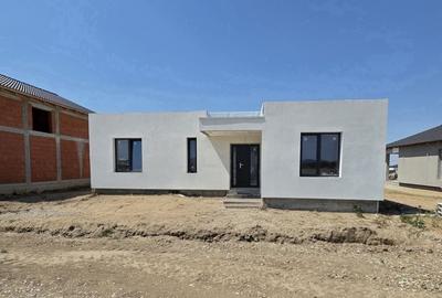 Casă cu 3 camere în Sântandrei