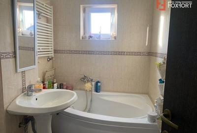 Apartament de vanzare cu 3 camere si 2 bai, etaj 2, zona Lipovei - 6