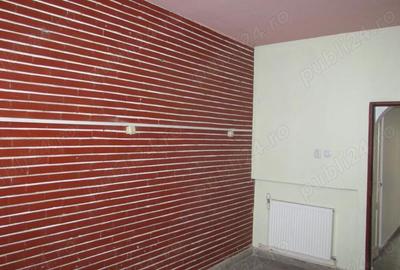 Spațiu comercial, de 37 mp, în Central - 6