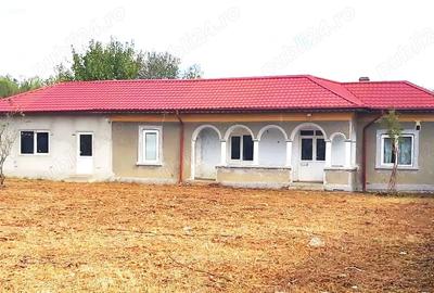 Casa 116 mp + curte 2800 mp 37m la sosea Gostinari langa Primarie - 1