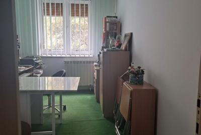 Apartament cu 3 camere semidecomandat, mobilat în Micro 19 - 1