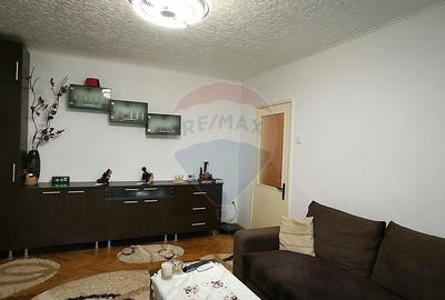 Apartament cu 4 camere semidecomandat în Central - 11
