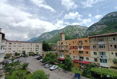 Apartament cu 3 camere semidecomandat în Central - 6