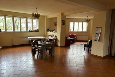 Casă cu 16 camere cu Garaj în Ana Ipătescu - 8