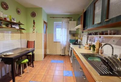 Apartament cu 4 camere decomandat în Central - 3