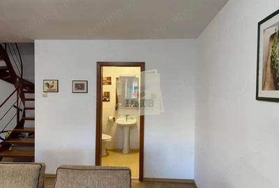 Apartament cu 3 camere, mobilat în Central