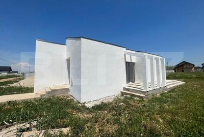 Casa pe parter cu un design deosebit, zona nordica / Simnicul de Jos - 4