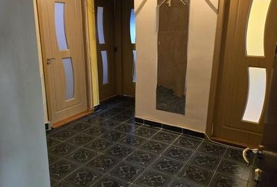Apartament cu 3 camere decomandat, mobilat în Nord