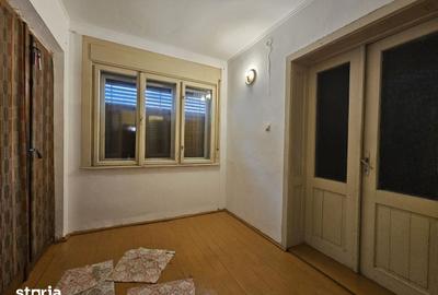 Casă cu 4 camere cu Teren 999 Mp în Crângului - 8