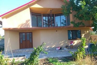 Casă cu 4 camere în Munteni - 1