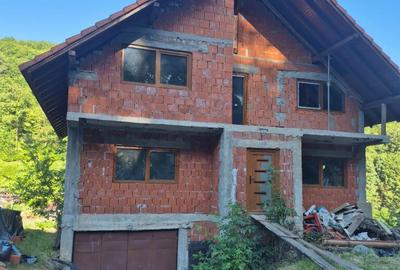 Ilba, casa caramida, 40 ari teren Ilba, casa caramida, 40 ari teren - 2