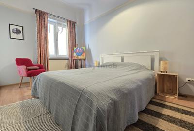 Apartament cu 3 camere semidecomandat, mobilat în P-ța Universității - 8