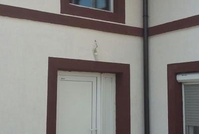 Casă individuală cu 5 camere cu Canalizare în Central - 2