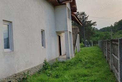 Casă cu 2 camere în Logrești - 4