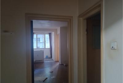 Garsoniera , sector 2 - 3