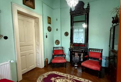 Casa centrala cu teren generos - 800 mp teren - 5