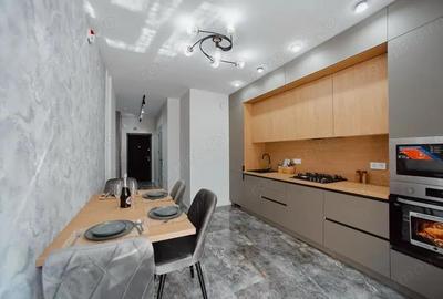 Apartament cu 2 camere decomandat în Tractorul